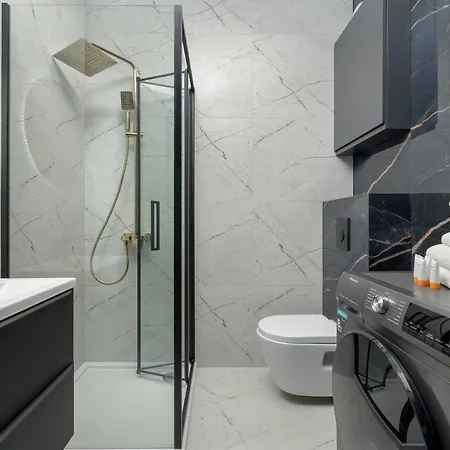 Mieszczanska With Spa & Gym By Renters Apartment
